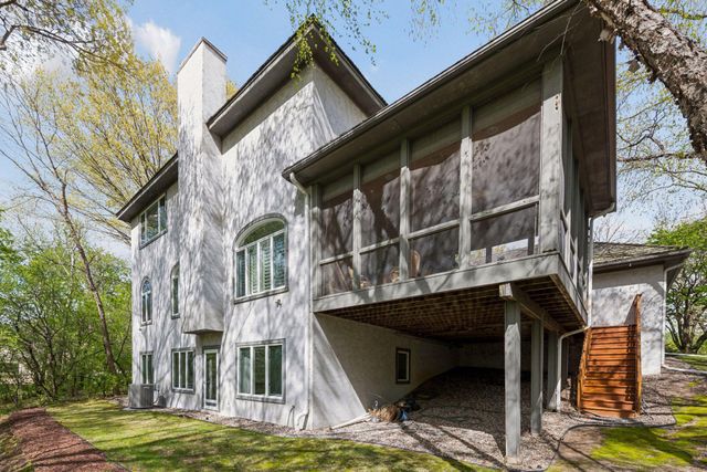 5000 Malibu Drive, Edina, MN 55436