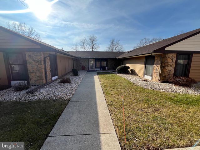 21 ABBEY COURT, Carlisle, PA 17015