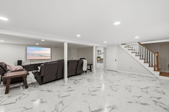 151 Greenwood Rd, Andover, MA 01810