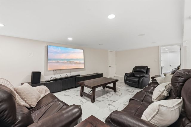 151 Greenwood Rd, Andover, MA 01810