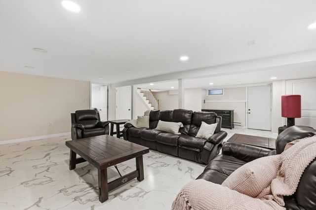151 Greenwood Rd, Andover, MA 01810