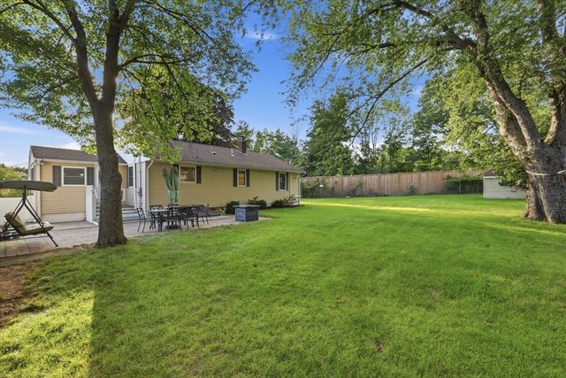 151 Greenwood Rd, Andover, MA 01810