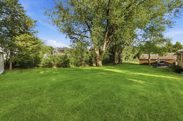 151 Greenwood Rd, Andover, MA 01810