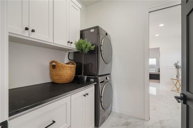 11289 S Sunray Drive, Olathe, KS 66061