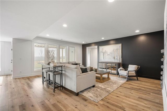 11289 S Sunray Drive, Olathe, KS 66061