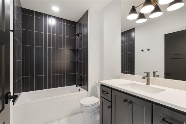 11289 S Sunray Drive, Olathe, KS 66061