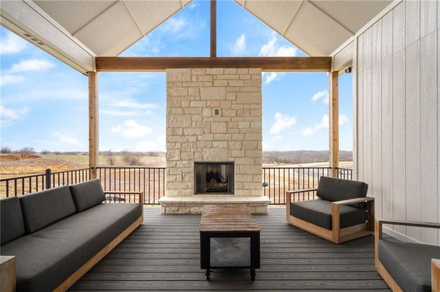 11289 S Sunray Drive, Olathe, KS 66061