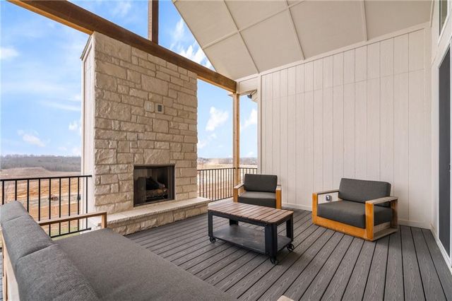 11289 S Sunray Drive, Olathe, KS 66061