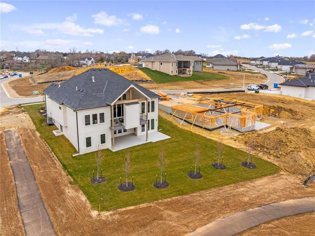 11289 S Sunray Drive, Olathe, KS 66061