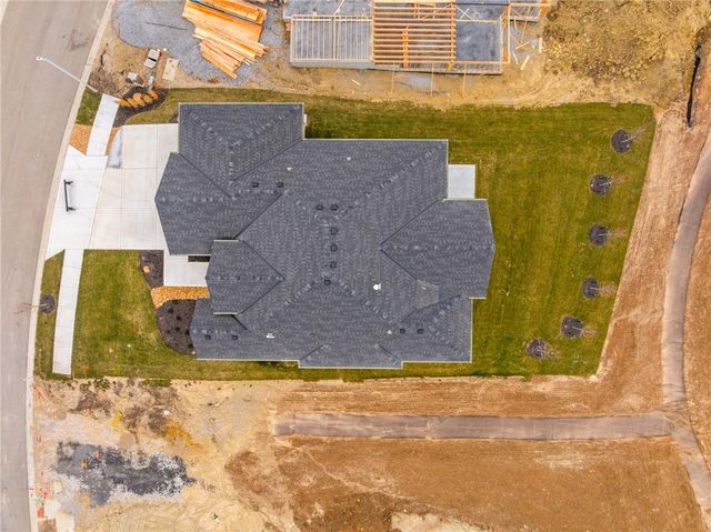 11289 S Sunray Drive, Olathe, KS 66061