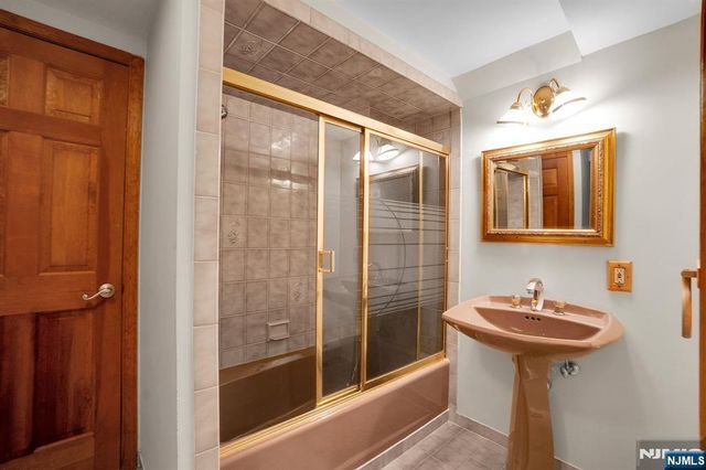 309 Windham Court, Wyckoff, NJ 07481