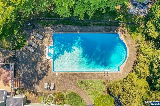 309 Windham Court, Wyckoff, NJ 07481