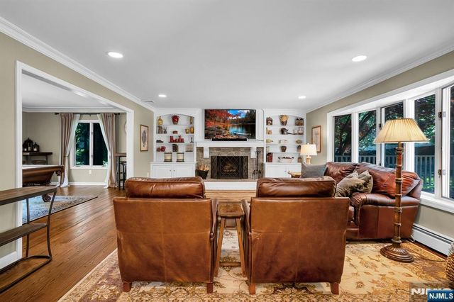 309 Windham Court, Wyckoff, NJ 07481
