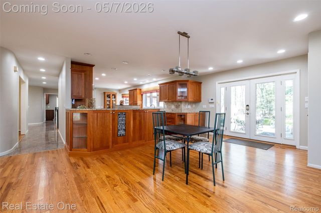 785 Old Milford Farms, Milford Charter Township, MI 48381