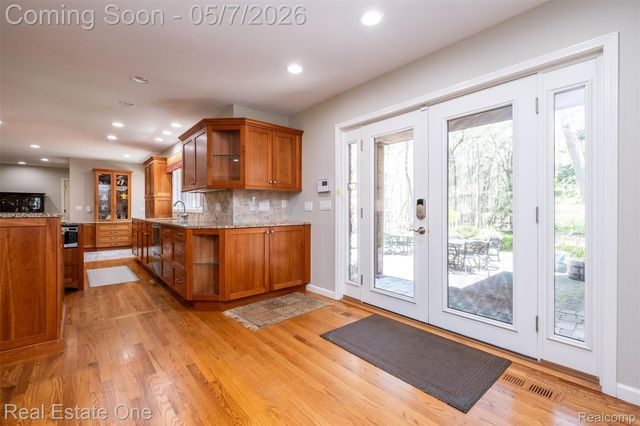 785 Old Milford Farms, Milford Charter Township, MI 48381