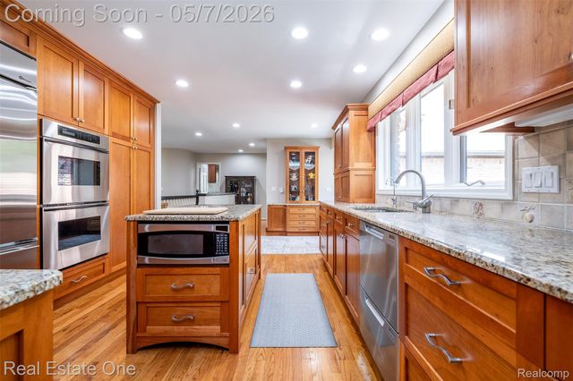 785 Old Milford Farms, Milford Charter Township, MI 48381