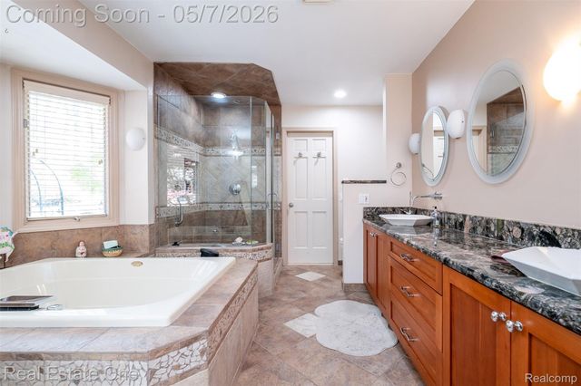 785 Old Milford Farms, Milford Charter Township, MI 48381