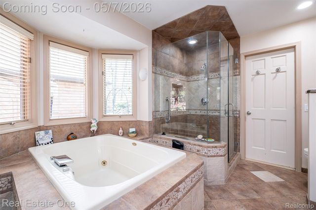 785 Old Milford Farms, Milford Charter Township, MI 48381