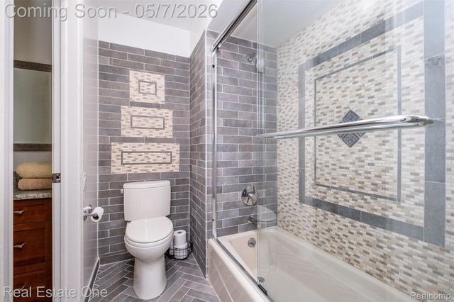 785 Old Milford Farms, Milford Charter Township, MI 48381