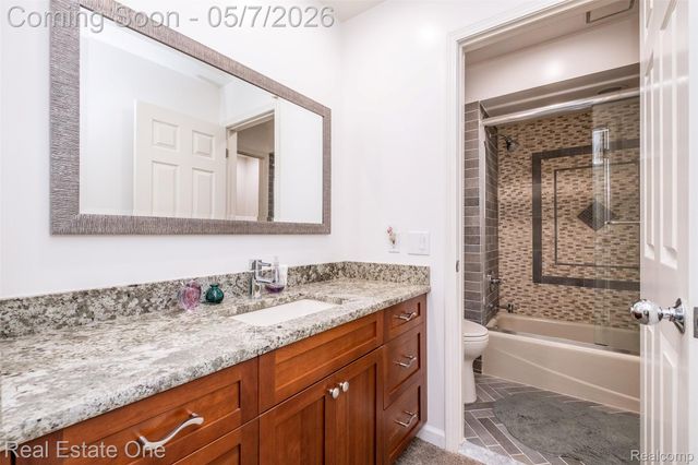 785 Old Milford Farms, Milford Charter Township, MI 48381