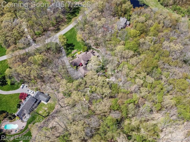 785 Old Milford Farms, Milford Charter Township, MI 48381