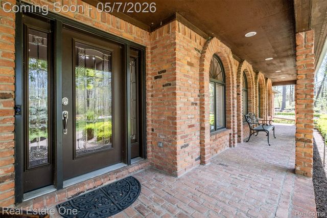 785 Old Milford Farms, Milford Charter Township, MI 48381