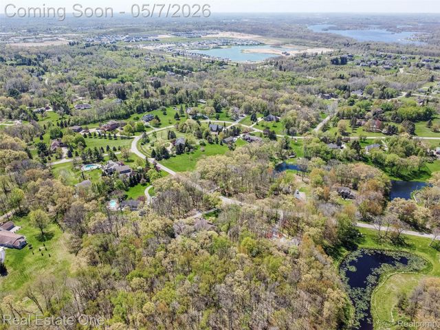 785 Old Milford Farms, Milford Charter Township, MI 48381