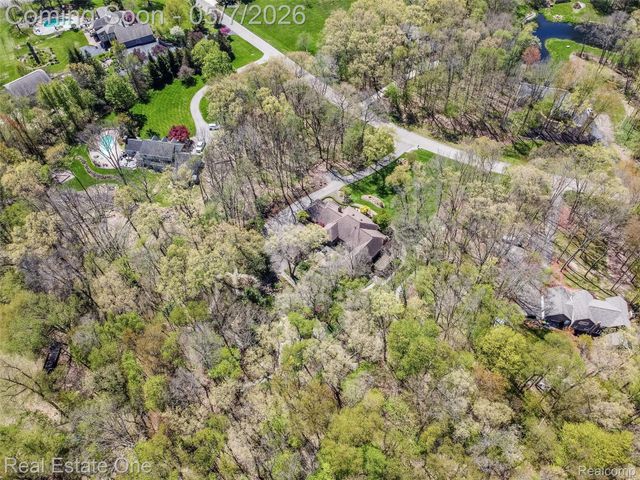 785 Old Milford Farms, Milford Charter Township, MI 48381