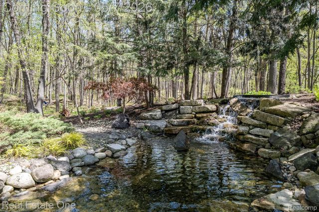 785 Old Milford Farms, Milford Charter Township, MI 48381