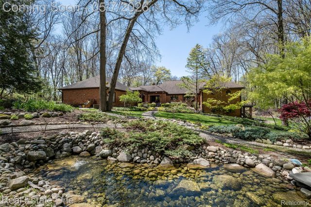 785 Old Milford Farms, Milford Charter Township, MI 48381