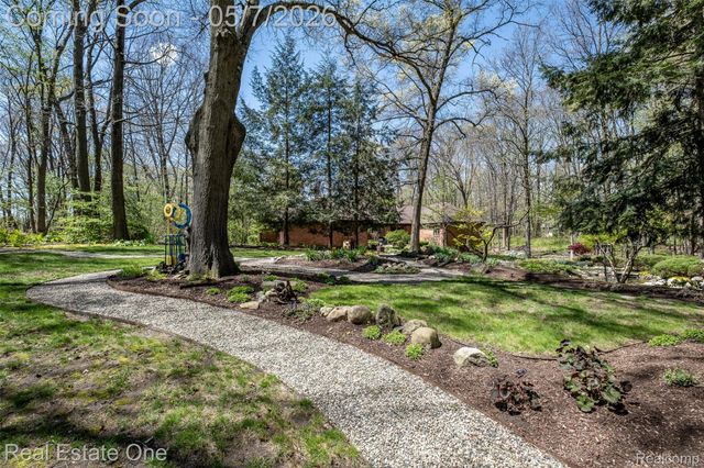 785 Old Milford Farms, Milford Charter Township, MI 48381