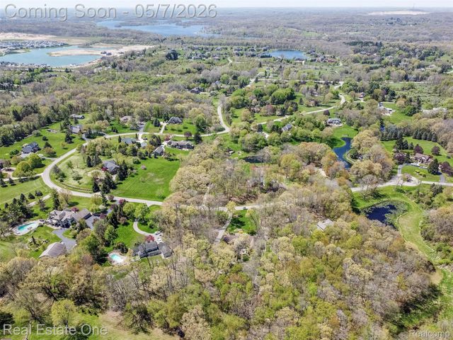 785 Old Milford Farms, Milford Charter Township, MI 48381