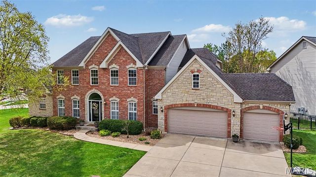 207 Irish Hound Drive, O'fallon, MO 63368
