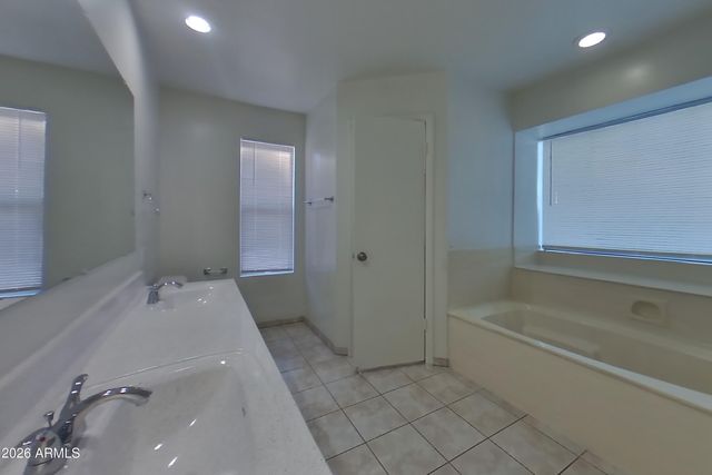 7127 W MCRAE Way, Glendale, AZ 85308