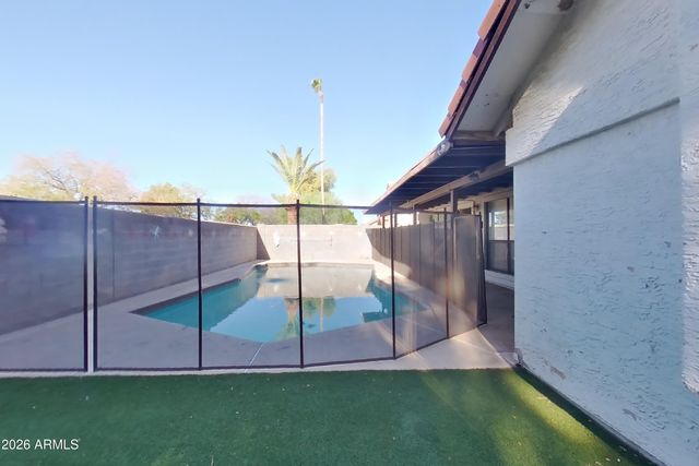 7127 W MCRAE Way, Glendale, AZ 85308