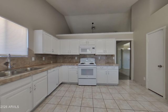 7127 W MCRAE Way, Glendale, AZ 85308