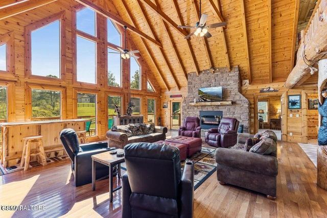 2715 Dayne DR, Sevierville, TN 37876