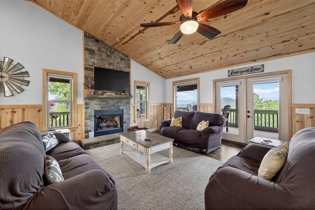693 Knights Gap, Blairsville, GA 30512