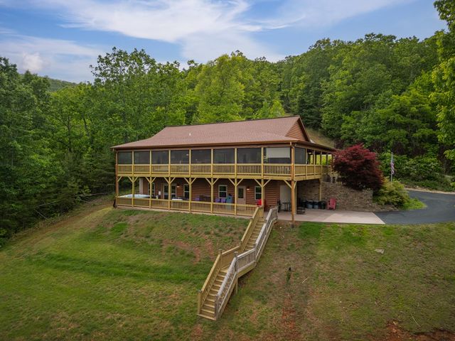 693 Knights Gap, Blairsville, GA 30512