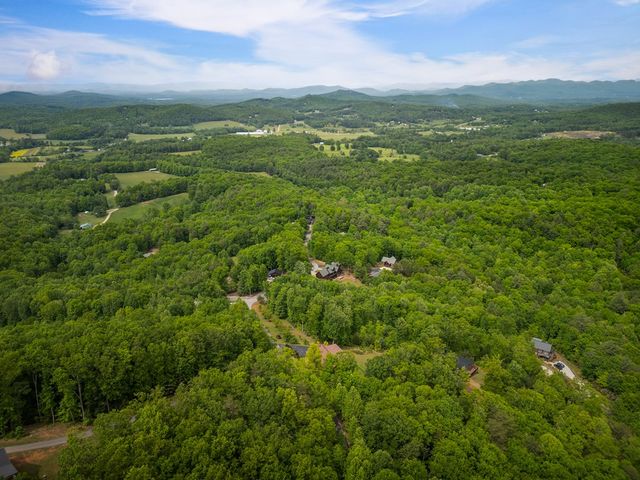 693 Knights Gap, Blairsville, GA 30512