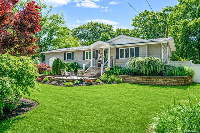 4 Cabin Lane, East Setauket, NY 11733