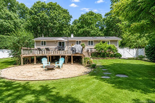 4 Cabin Lane, East Setauket, NY 11733