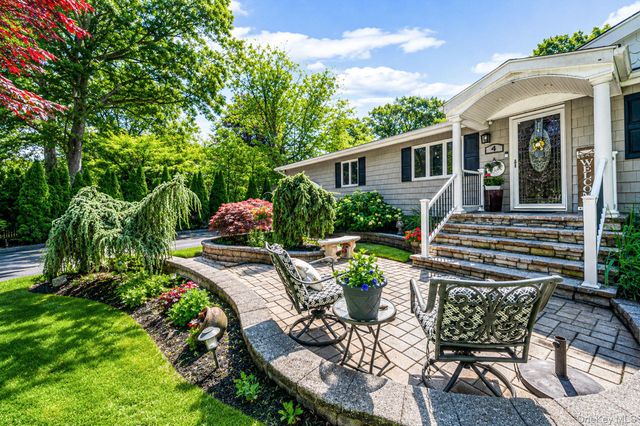 4 Cabin Lane, East Setauket, NY 11733