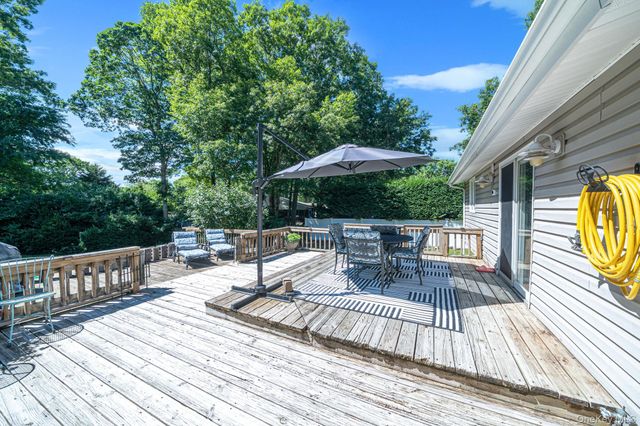 4 Cabin Lane, East Setauket, NY 11733