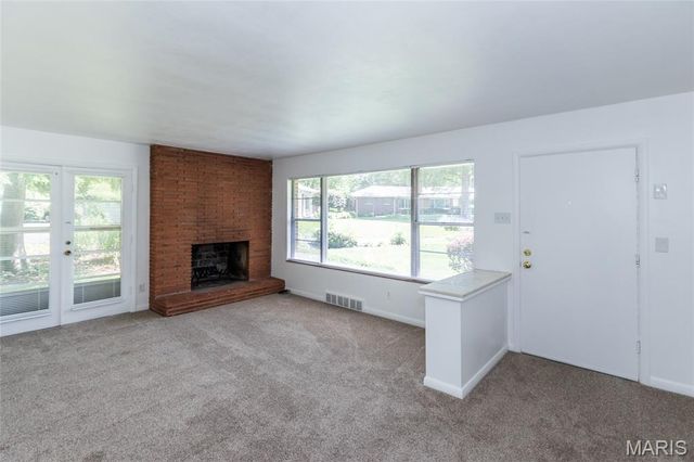 3 Creekside Lane, Creve Coeur, MO 63141