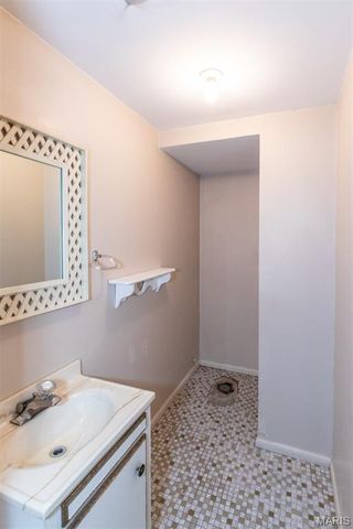 3 Creekside Lane, Creve Coeur, MO 63141