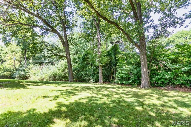 3 Creekside Lane, Creve Coeur, MO 63141
