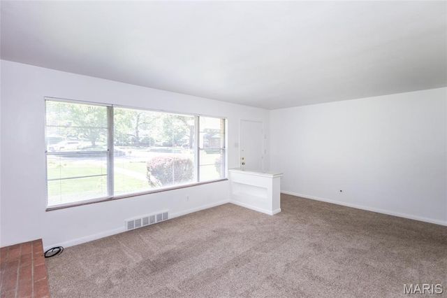 3 Creekside Lane, Creve Coeur, MO 63141