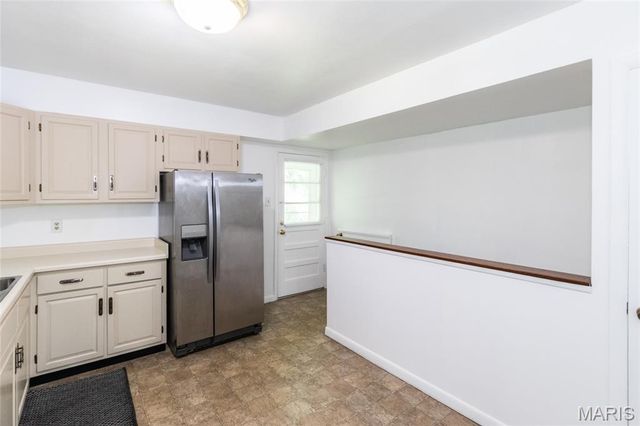 3 Creekside Lane, Creve Coeur, MO 63141