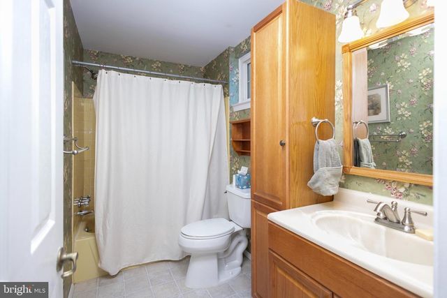 647 GUILFORD RD, Cherry Hill, NJ 08003